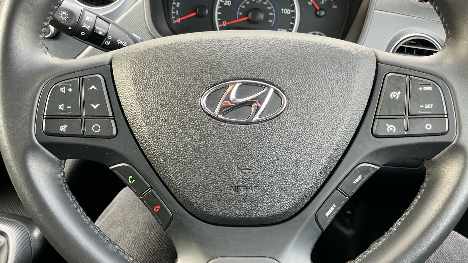 Used Hyundai i10 2018 for sale - 77760472: Photo 43