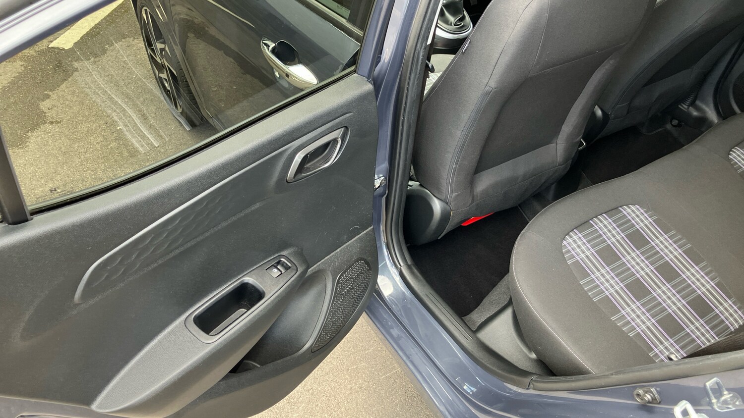 Used Hyundai i10 2023 for sale - 78176360: Photo 32