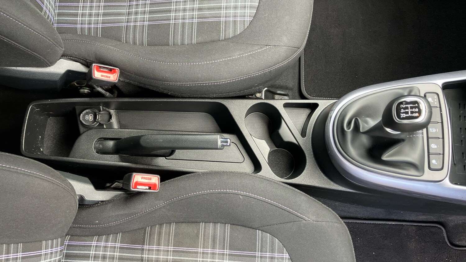 Used Hyundai i10 2023 for sale - 78176360: Photo 42