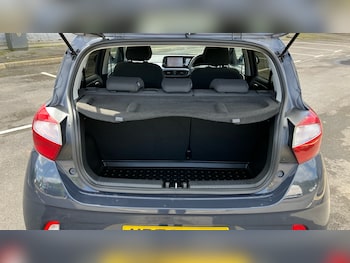 Used Hyundai i10 2023 for sale - 78176360: Photo