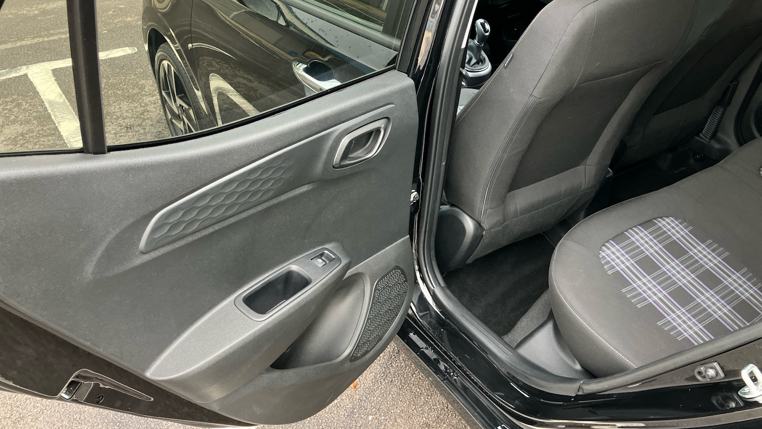 Used Hyundai i10 2024 for sale - 76508068: Photo 30