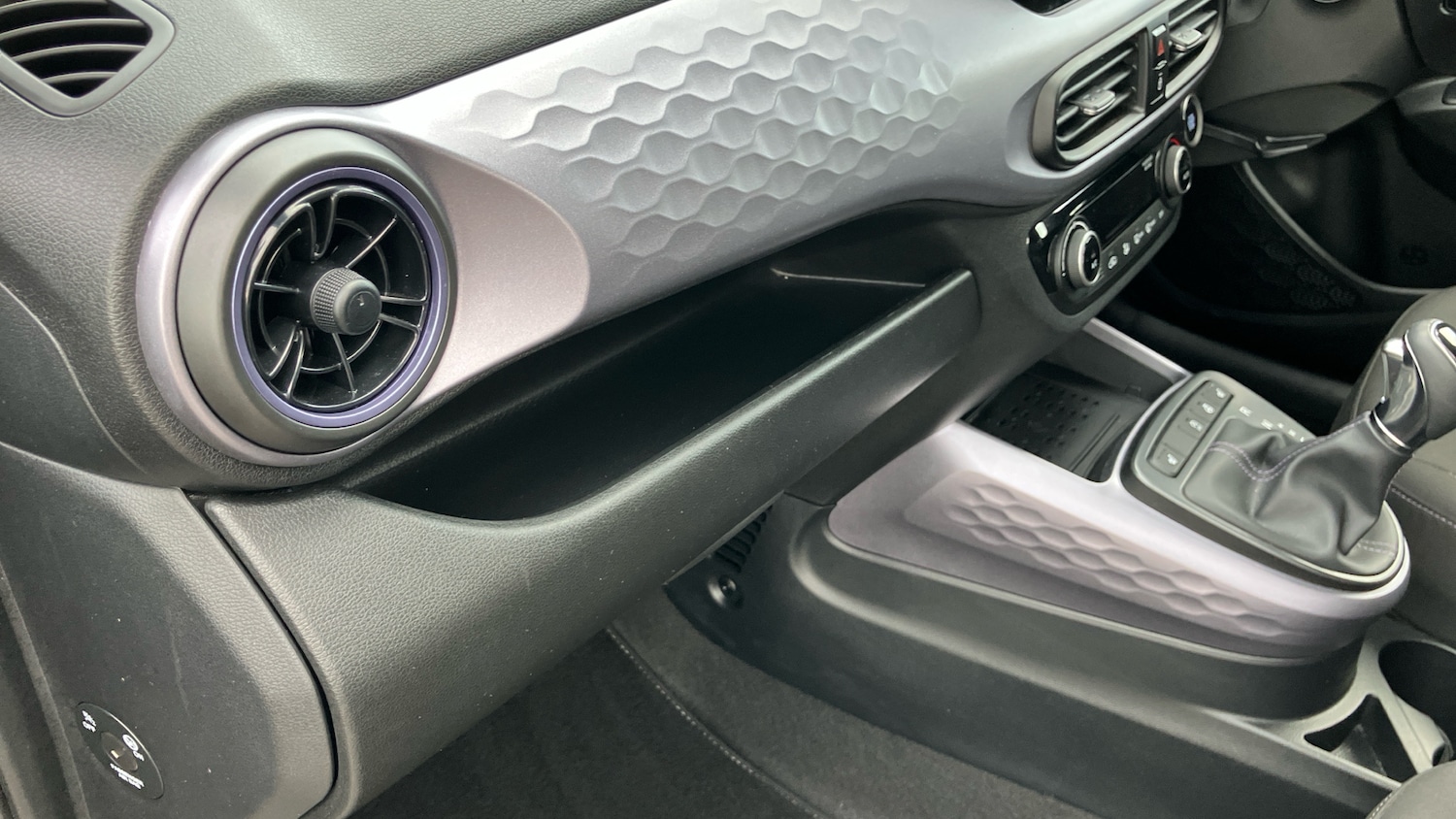 Used Hyundai i10 2024 for sale - 76508068: Photo 32