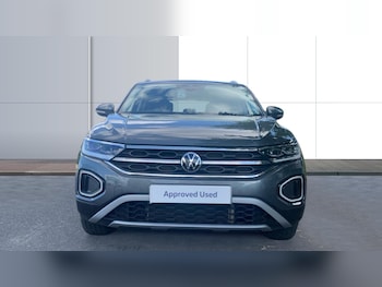 Used Volkswagen T-Roc 2022 for sale - 75334855: Photo
