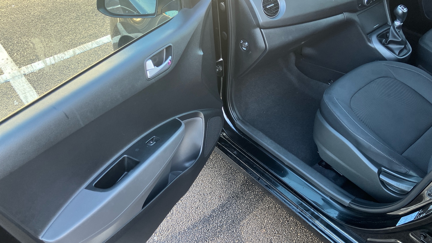 Used Hyundai i10 2017 for sale - 76777979: Photo 31