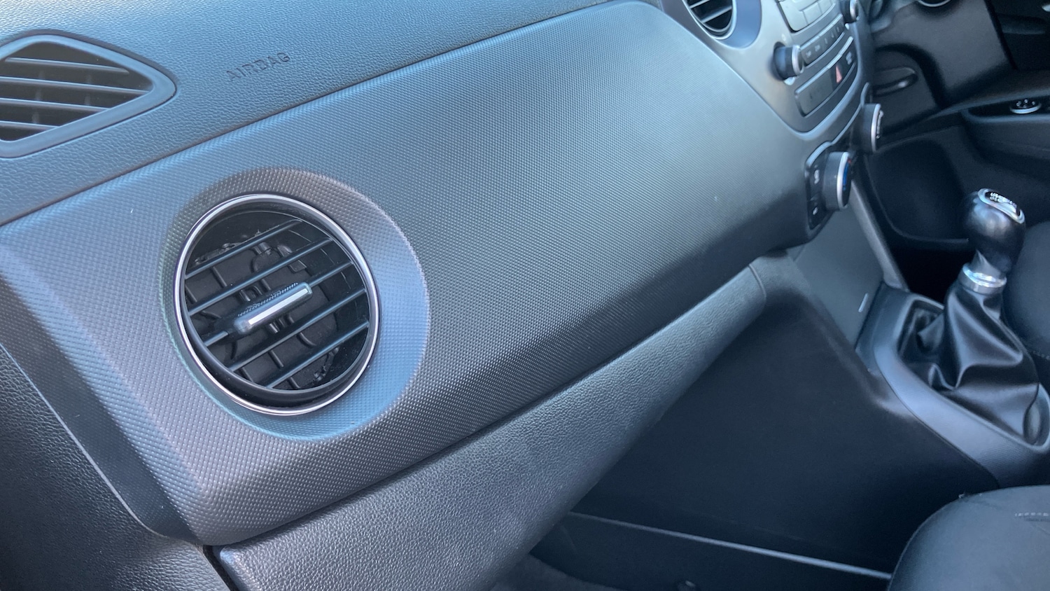 Used Hyundai i10 2017 for sale - 76777979: Photo 33