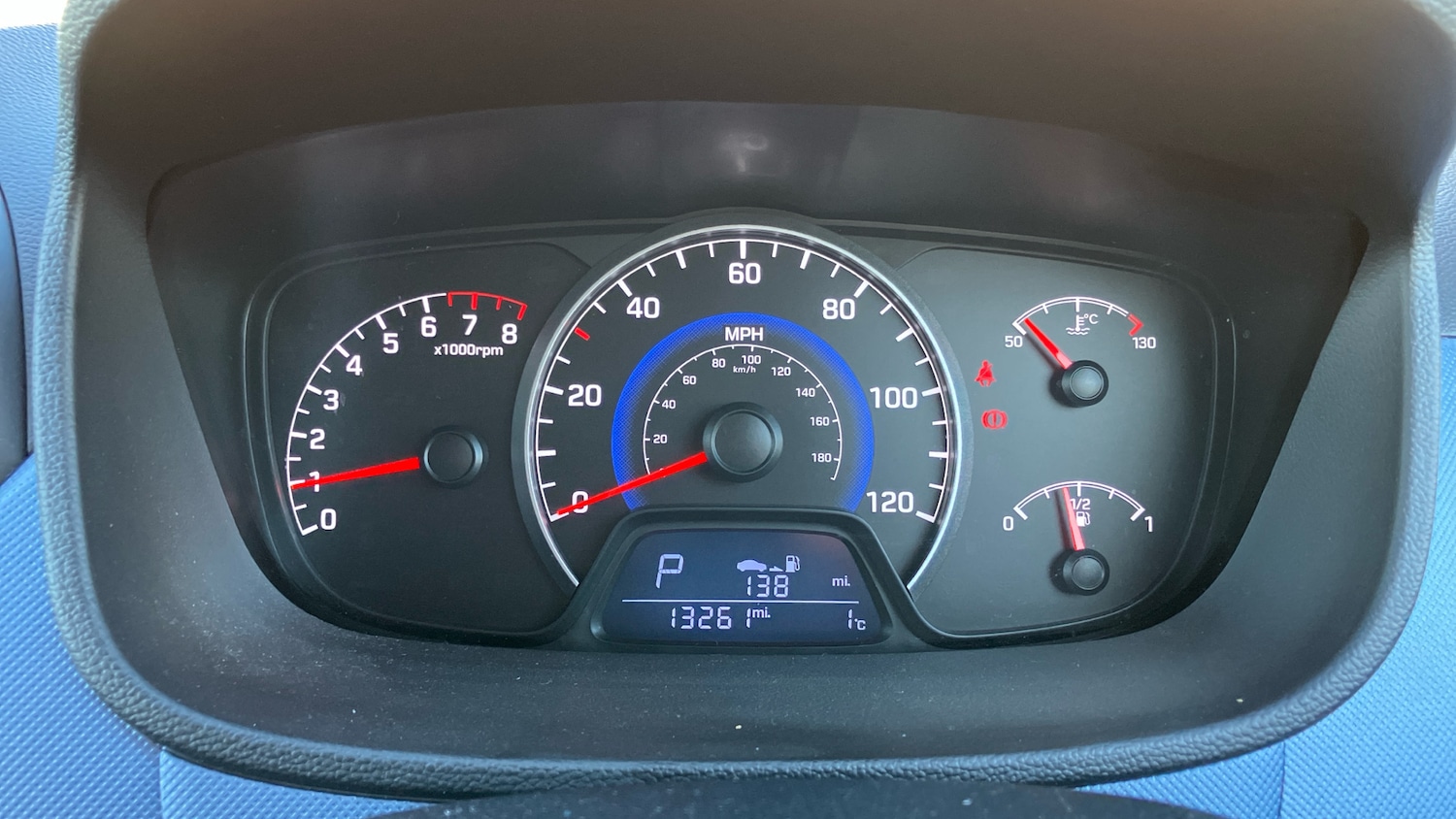 Used Hyundai i10 2015 for sale - 76683992: Photo 18