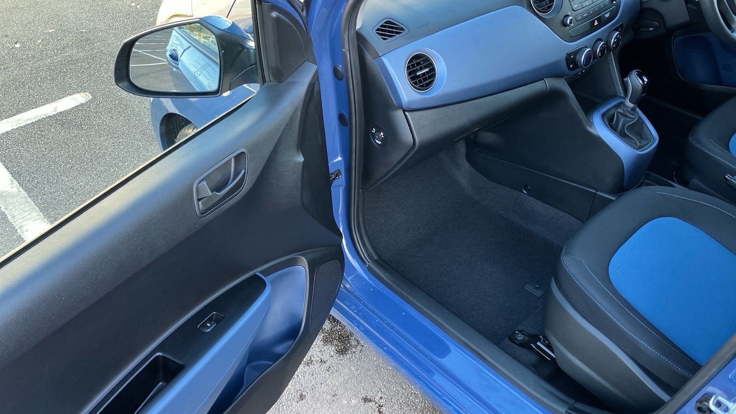 Used Hyundai i10 2015 for sale - 76683992: Photo 30