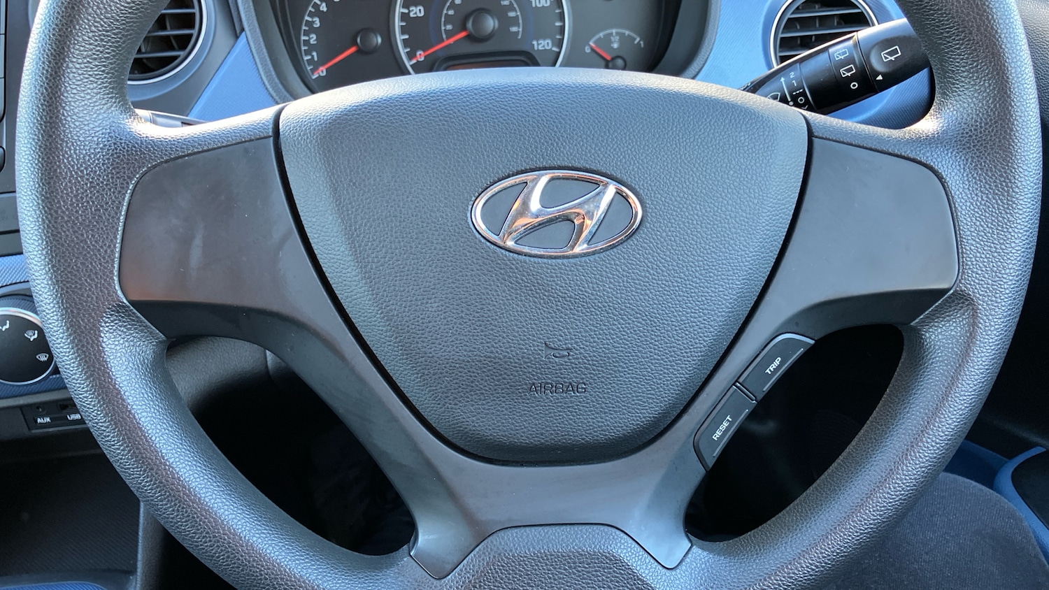 Used Hyundai i10 2015 for sale - 76683992: Photo 41