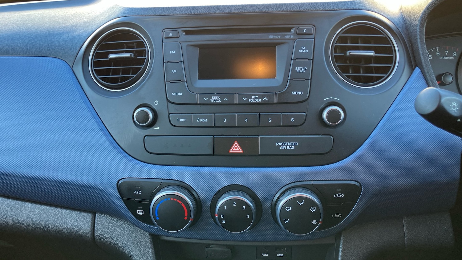 Used Hyundai i10 2015 for sale - 76683992: Photo 44