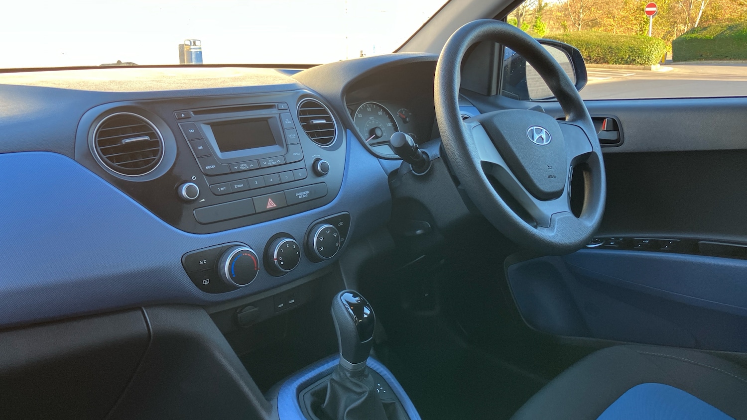 Used Hyundai i10 2015 for sale - 76683992: Photo 9