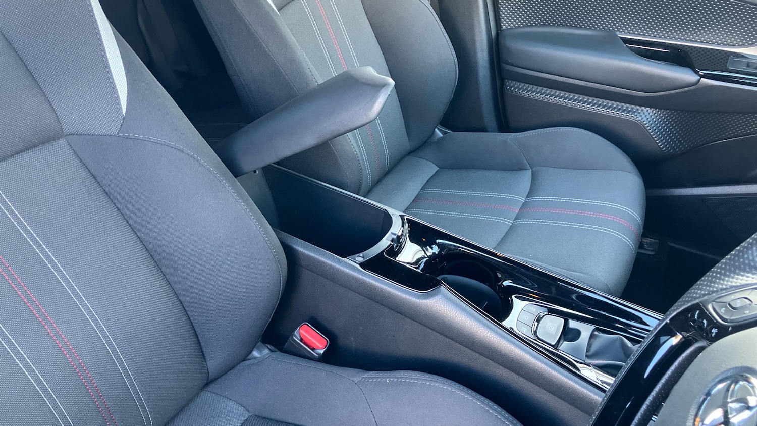 Used Toyota C-HR 2022 for sale - 75788669: Photo 44