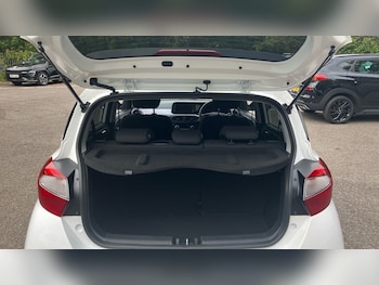 Used Hyundai i10 2024 for sale - 76115718: Photo 4