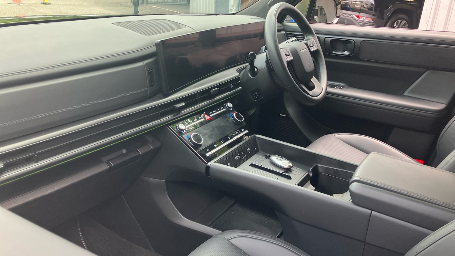 Used Hyundai Santa Fe 2025 for sale - 77023924: Photo 9