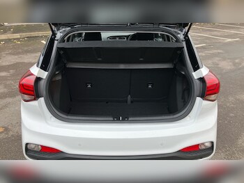 Used Hyundai i20 2020 for sale - 76493711: Photo