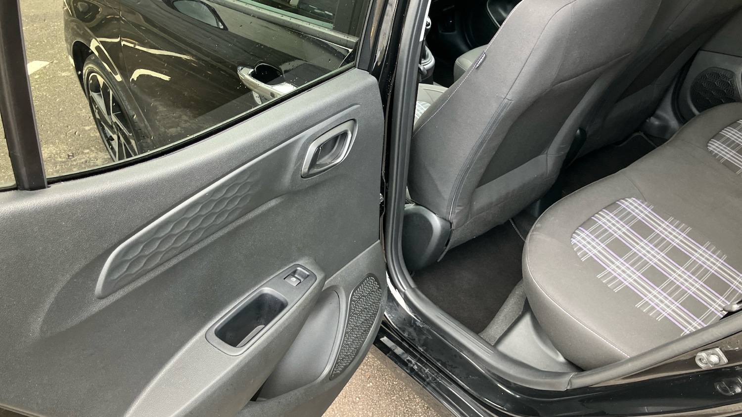 Used Hyundai i10 2024 for sale - 76492106: Photo 29