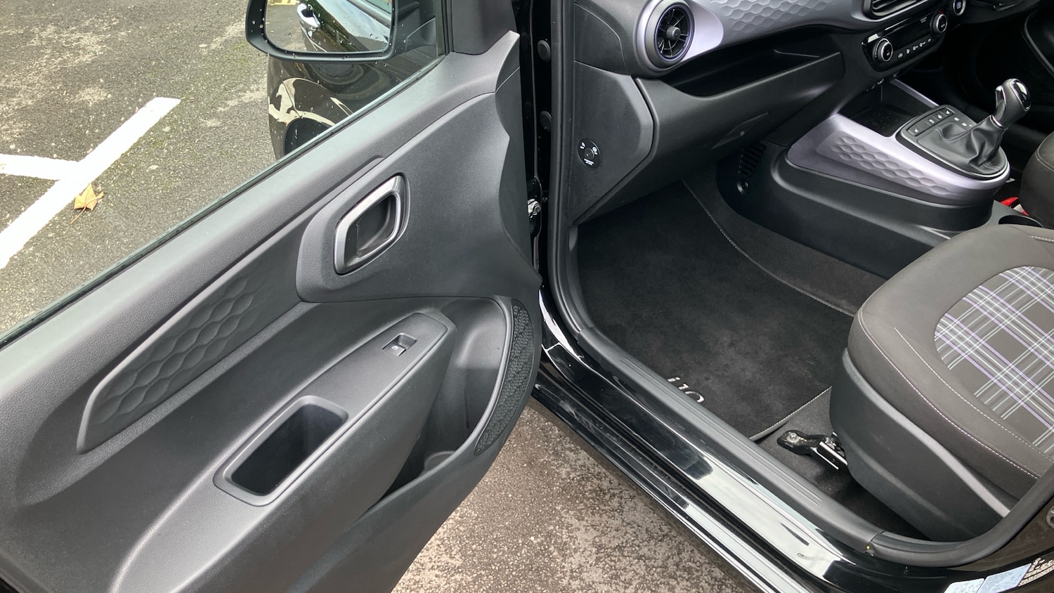 Used Hyundai i10 2024 for sale - 76492106: Photo 30