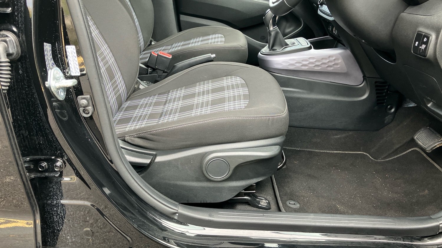 Used Hyundai i10 2024 for sale - 76492106: Photo 35