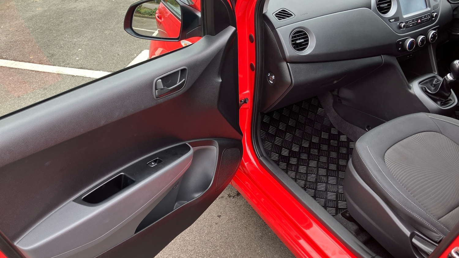 Used Hyundai i10 2019 for sale - 77900870: Photo 34