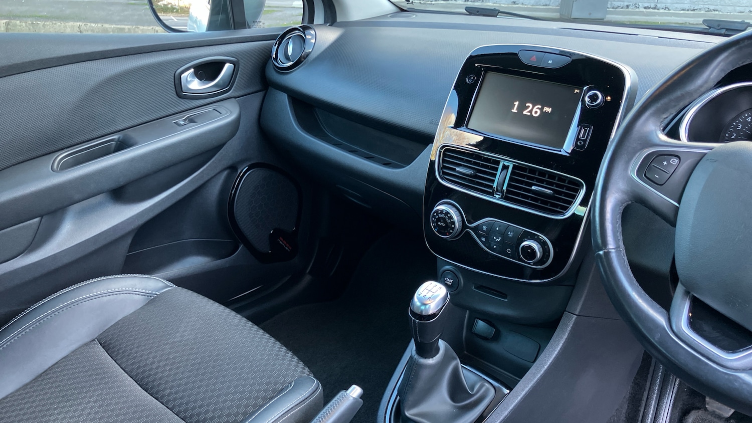 Used Renault Clio 2019 for sale - 76960634: Photo 14