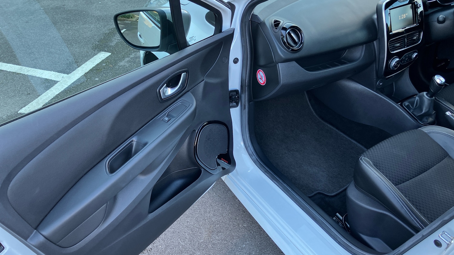 Used Renault Clio 2019 for sale - 76960634: Photo 32