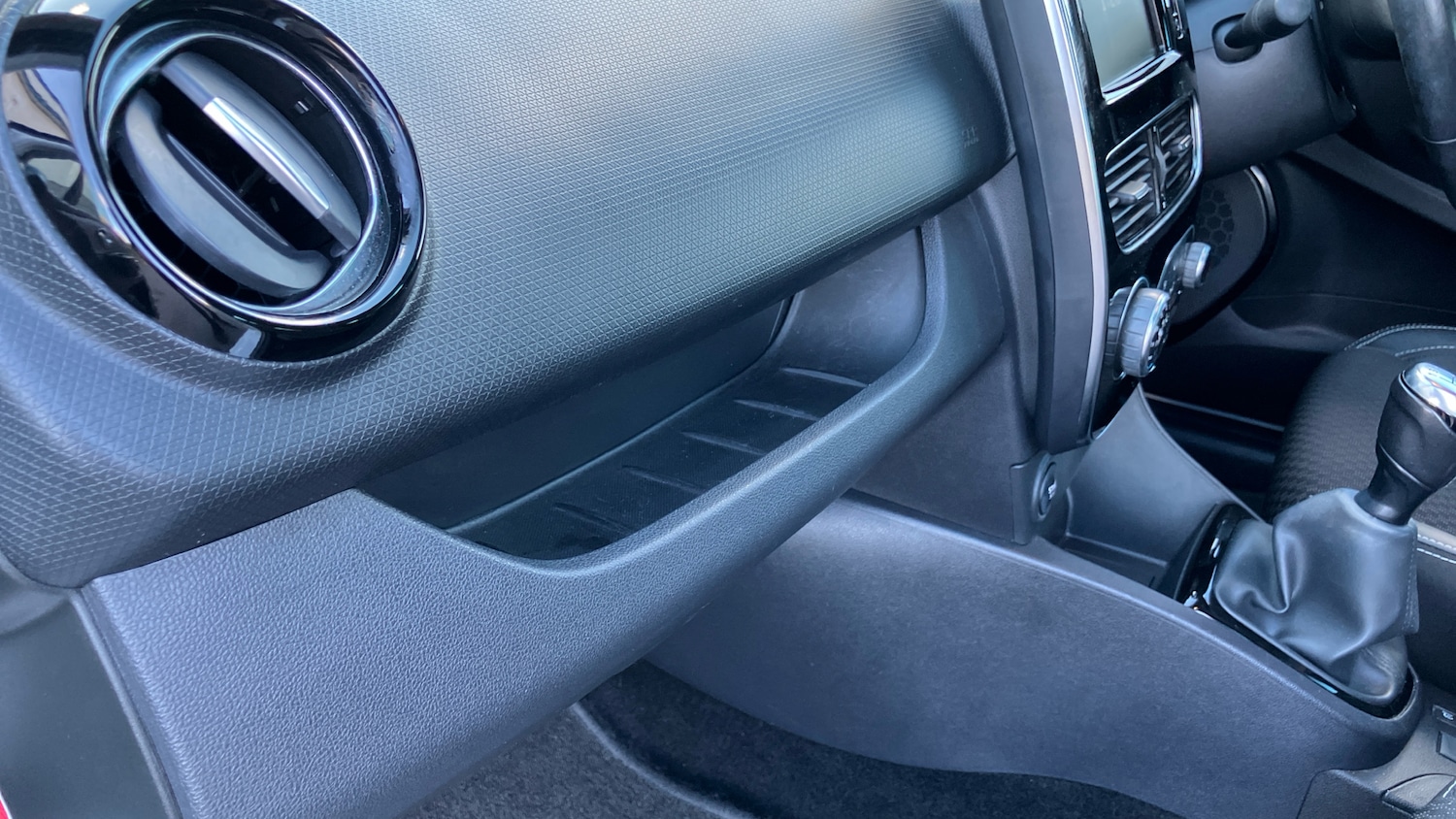 Used Renault Clio 2019 for sale - 76960634: Photo 34