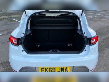 Used Renault Clio 2019 for sale - 76960634: Photo