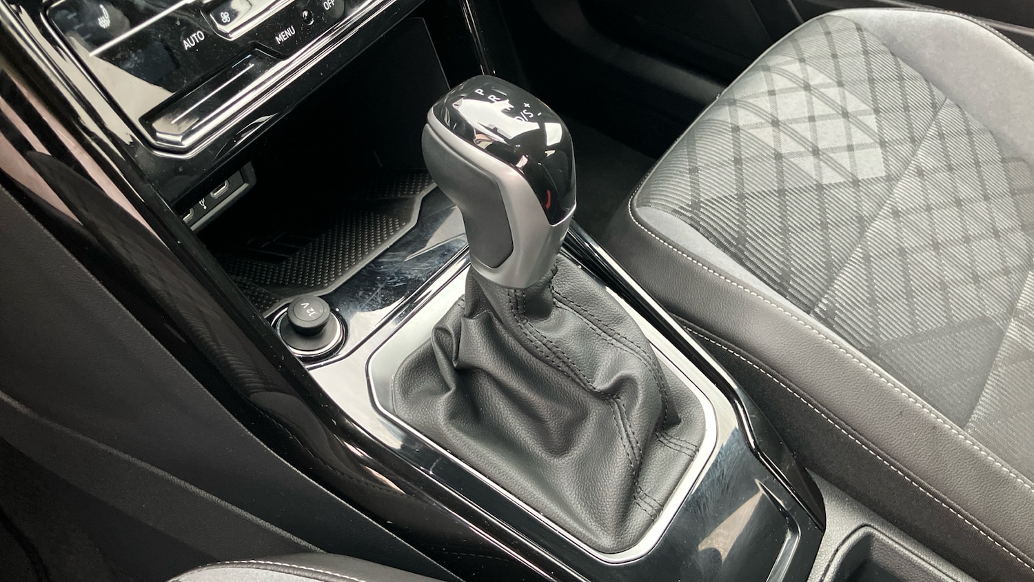 Used Volkswagen T-Roc 2025 for sale - 77233557: Photo 13