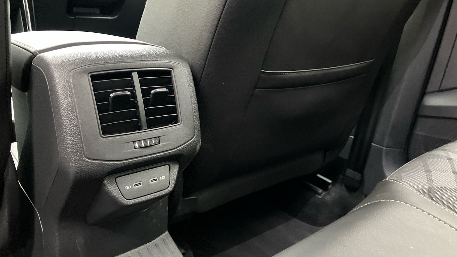 Used Volkswagen T-Roc 2025 for sale - 77233557: Photo 34