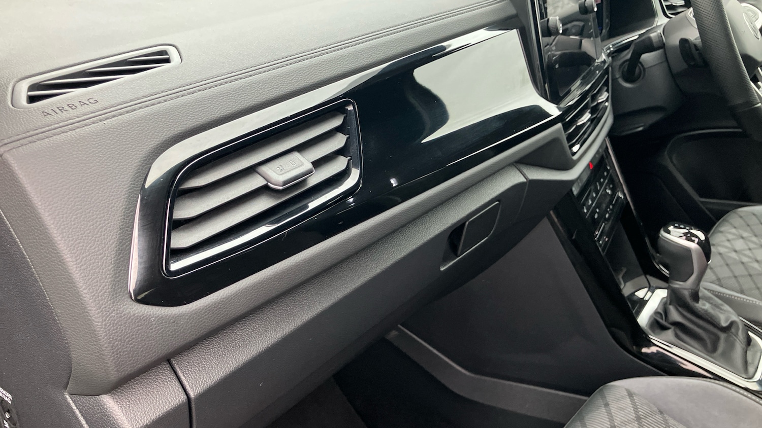 Used Volkswagen T-Roc 2025 for sale - 77233557: Photo 36