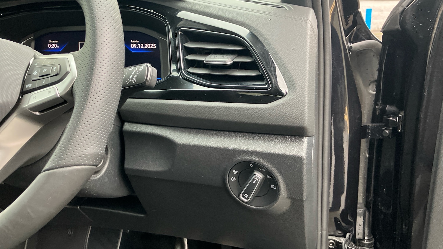 Used Volkswagen T-Roc 2025 for sale - 77233557: Photo 39