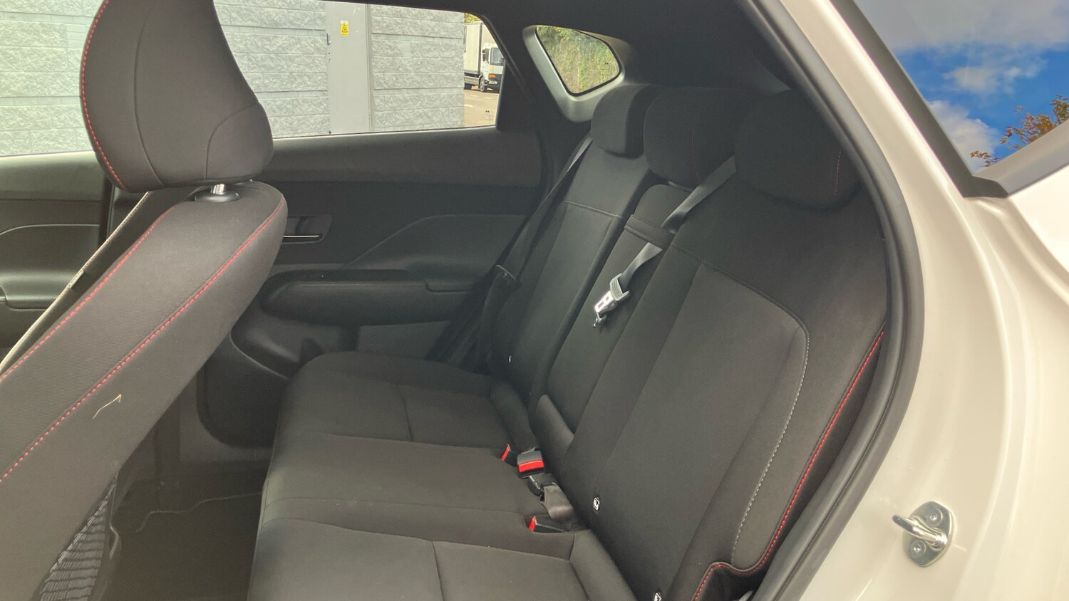 Used Hyundai KONA 2025 for sale - 76236571: Photo 16