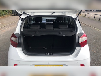 Used Hyundai i10 2024 for sale - 76554163: Photo