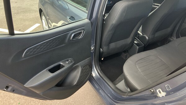 Used Hyundai i10 2021 for sale - 76115700: Photo 25