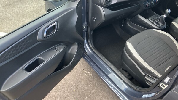 Used Hyundai i10 2021 for sale - 76115700: Photo 26
