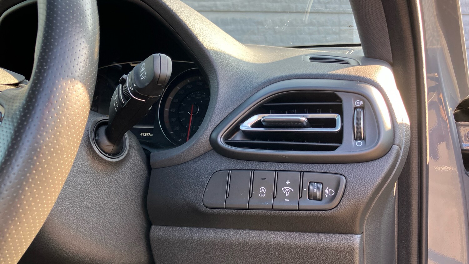 Used Hyundai i30 2023 for sale - 77847603: Photo 39