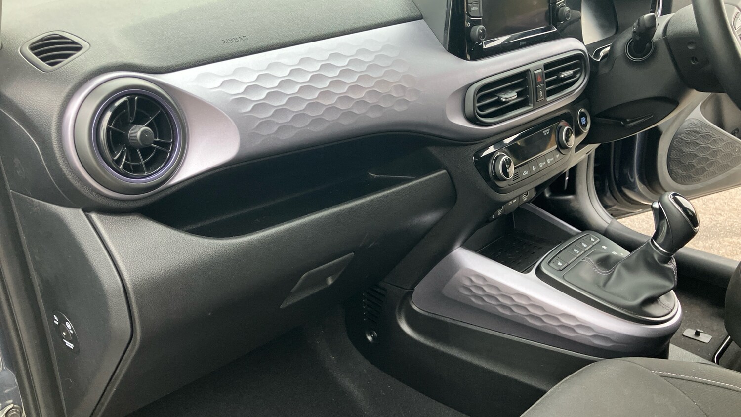 Used Hyundai i10 2024 for sale - 76161839: Photo 30