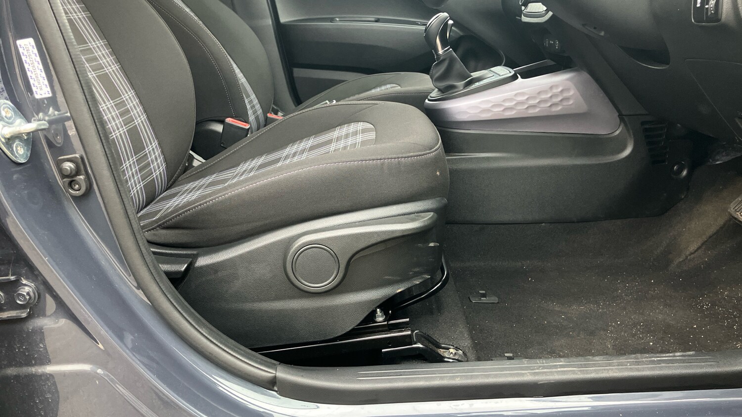 Used Hyundai i10 2024 for sale - 76161839: Photo 31