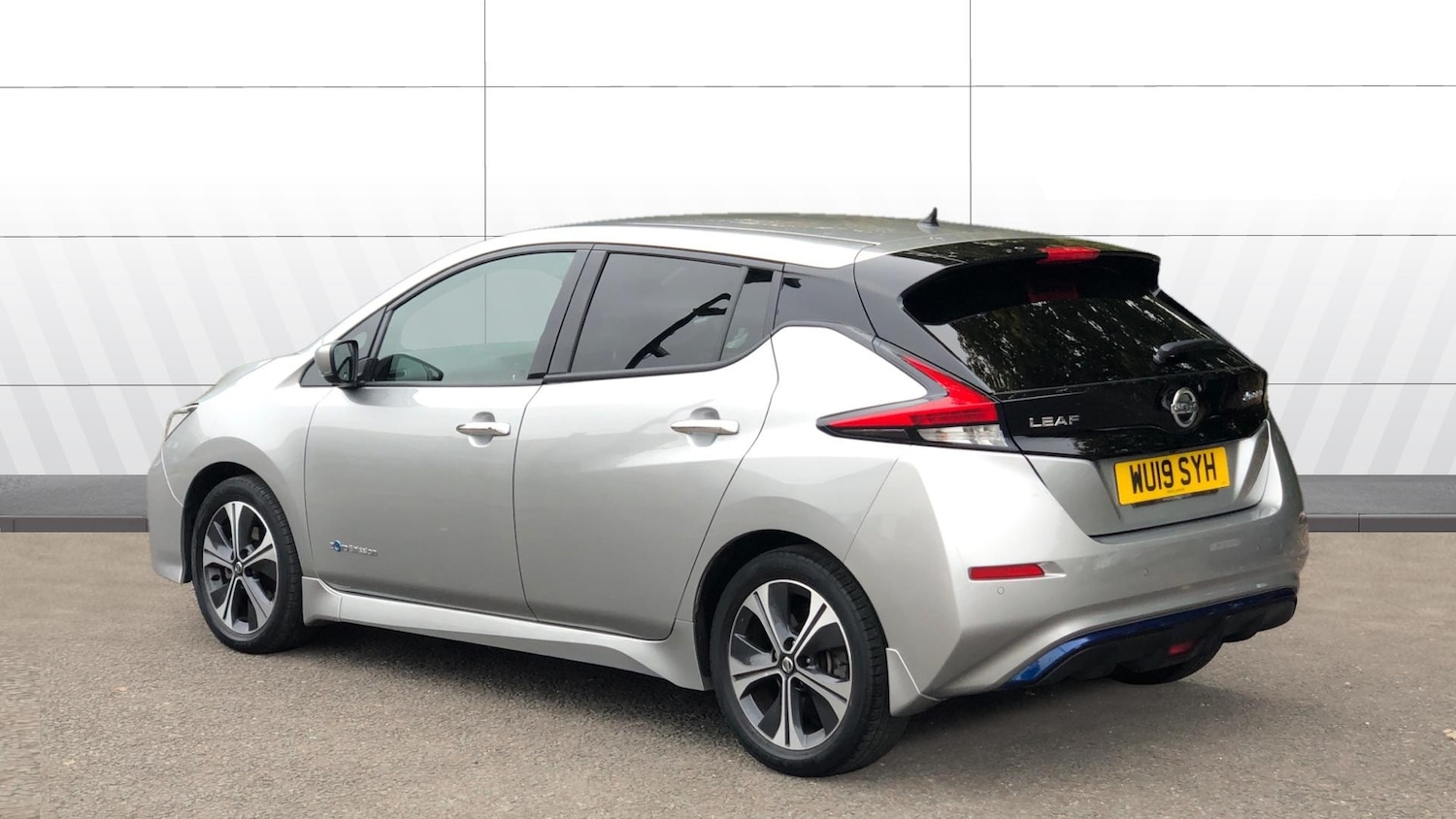 Used Nissan Leaf 2019 for sale - 76352942: Photo 2