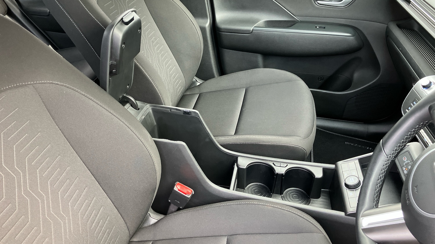 Used Hyundai KONA 2025 for sale - 77069237: Photo 39