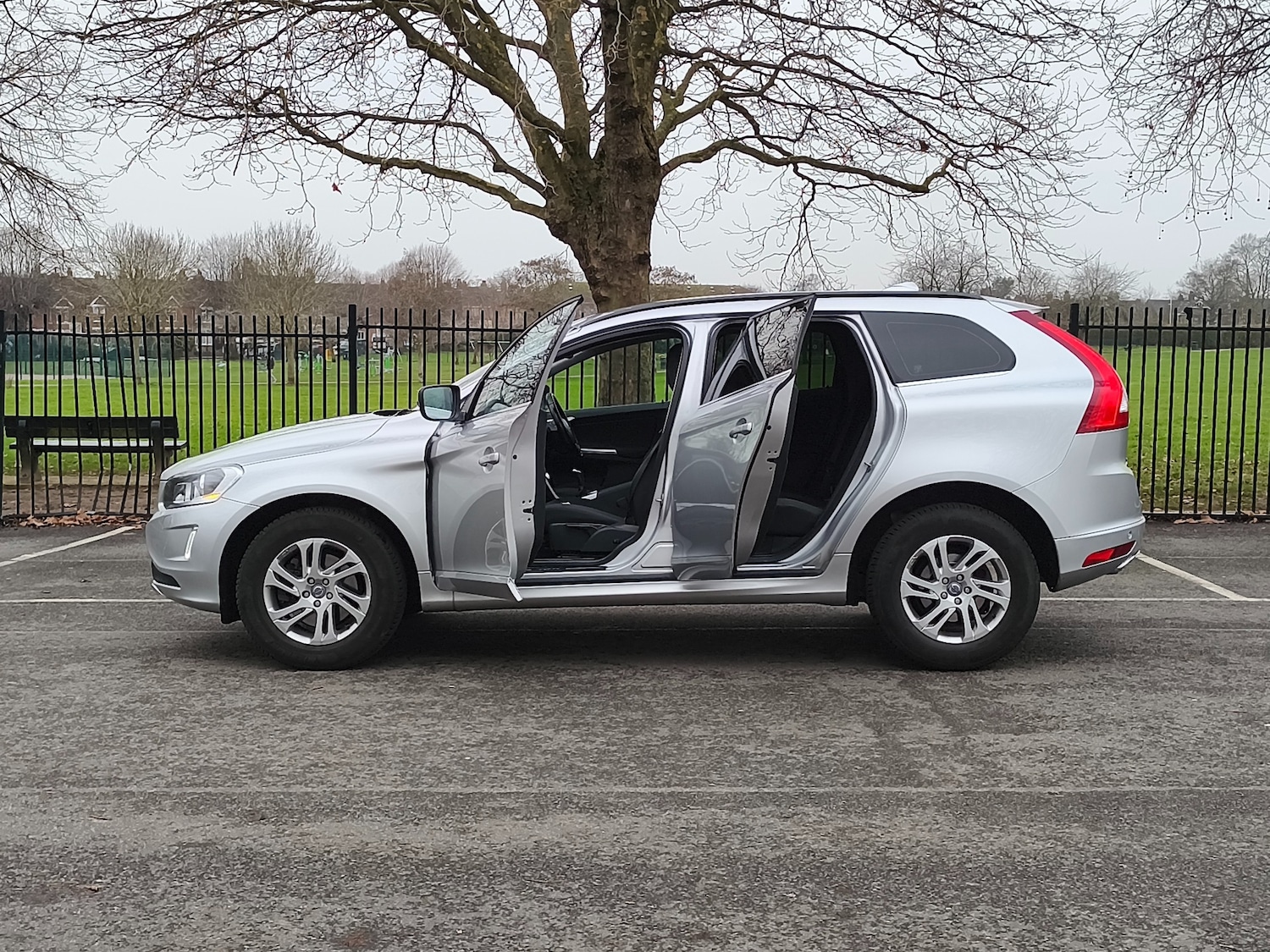 Used Volvo XC60 2015 for sale - 77640648: Photo 8