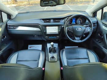 Used Toyota Avensis 2016 for sale - 79662802: Photo