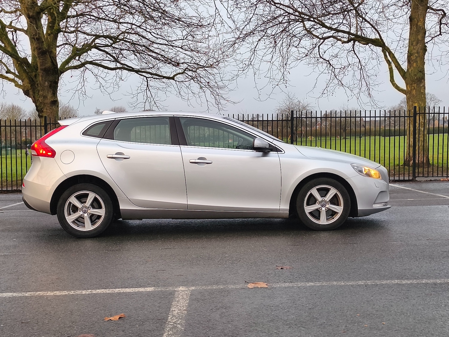 Used Volvo V40 2016 for sale - 77640641: Photo 10