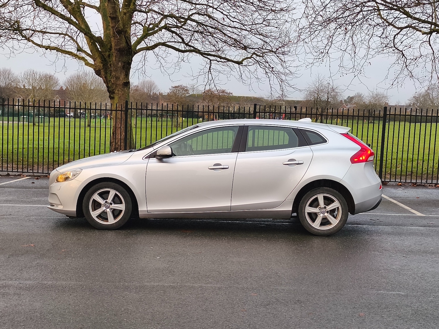 Used Volvo V40 2016 for sale - 77640641: Photo 11