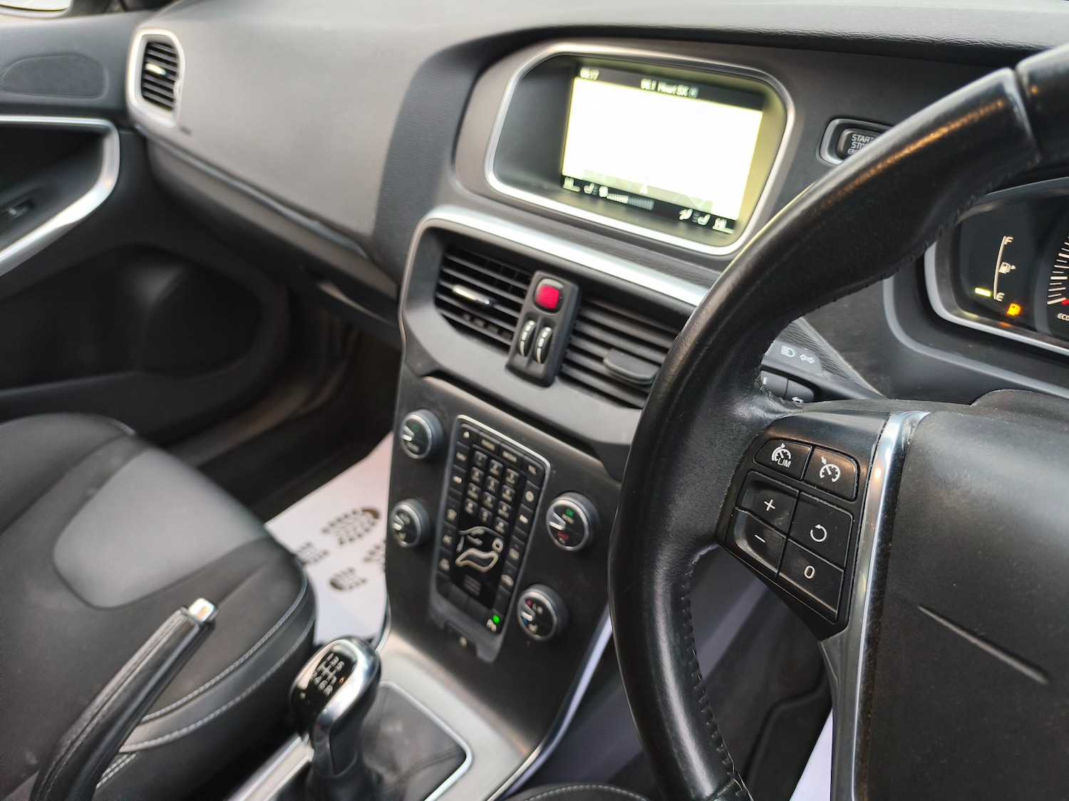 Used Volvo V40 2016 for sale - 77640641: Photo 20