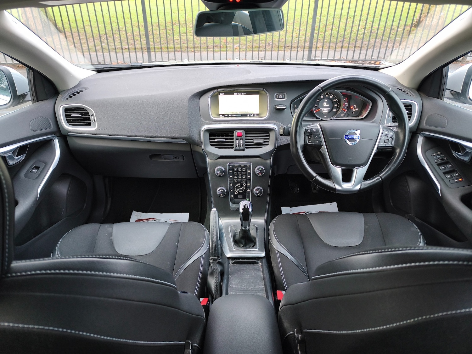 Used Volvo V40 2016 for sale - 77640641: Photo 3