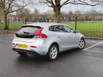 Used Volvo V40 2016 for sale - 77640641: Photo