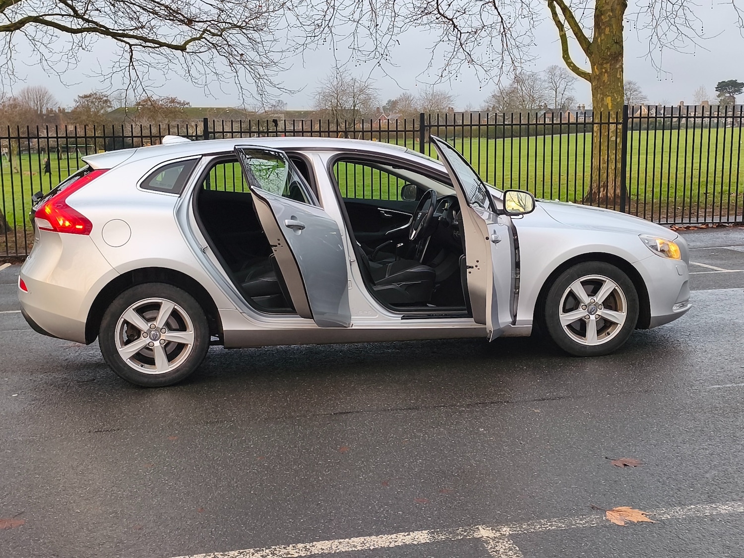 Used Volvo V40 2016 for sale - 77640641: Photo 7