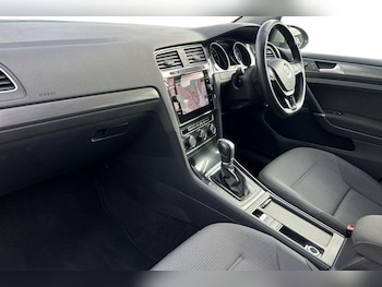 Used Volkswagen Golf 2018 for sale - 75646666: Photo