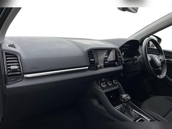 Used Skoda Karoq 2024 for sale - 76201209: Photo 2