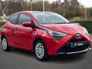 2019 (19) - 1.0 VVT-i x-play 5-Dr